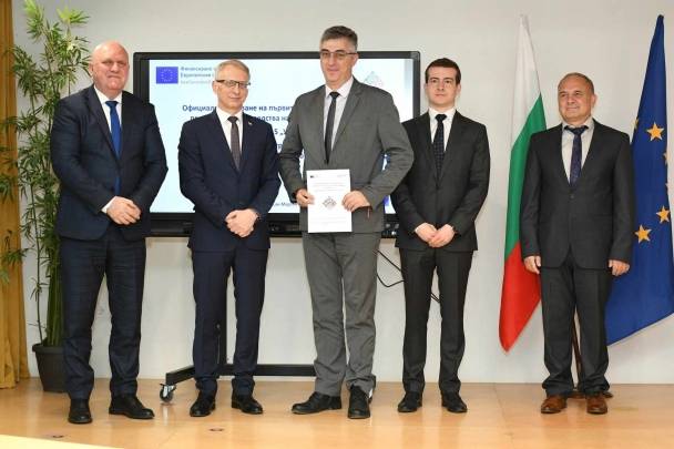 Подписан договор за изграждане на СТЕМ център в ОУ "Христо Ботев" с.Ломци